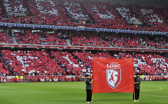 Le banc des joueurs s&#039;invite dans les gradins